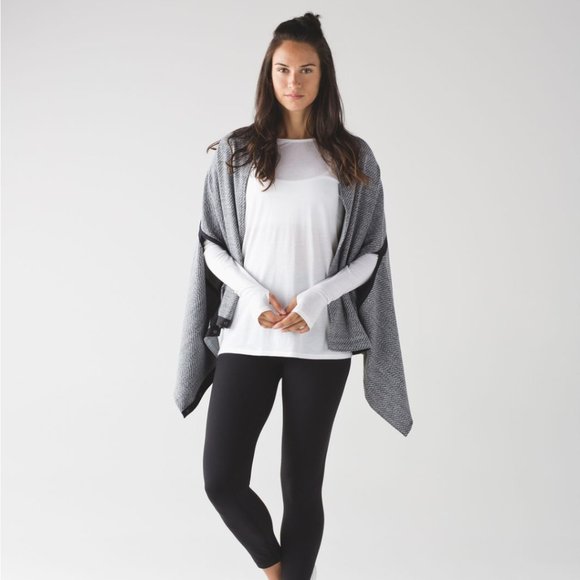 Lululemon Vinyasa Wrap Scarf snap button shawl - Picture 4 of 13